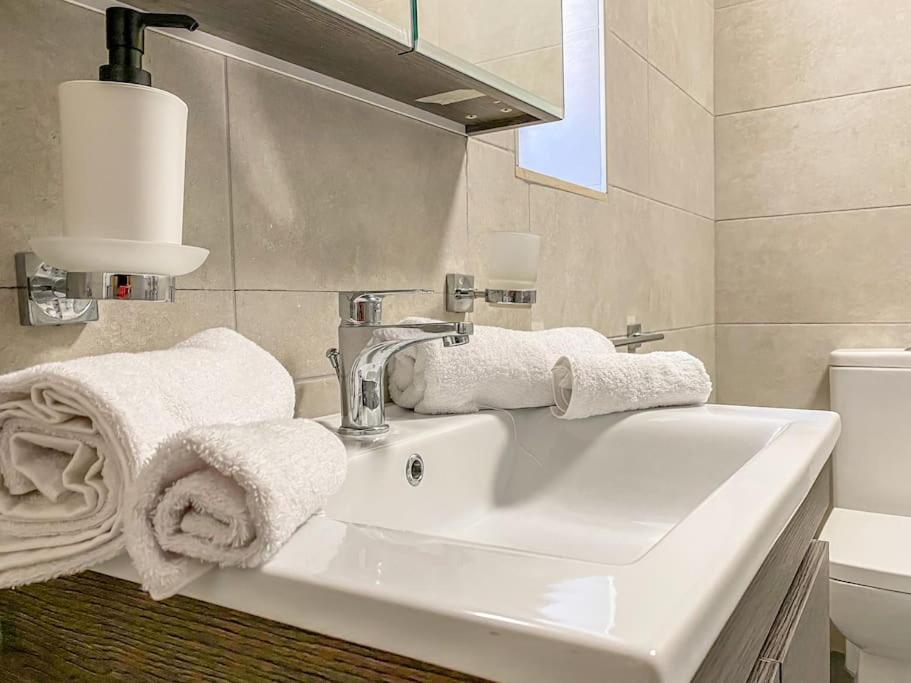 Lovely 1- Bedroom Apartment In Floriana Екстериор снимка